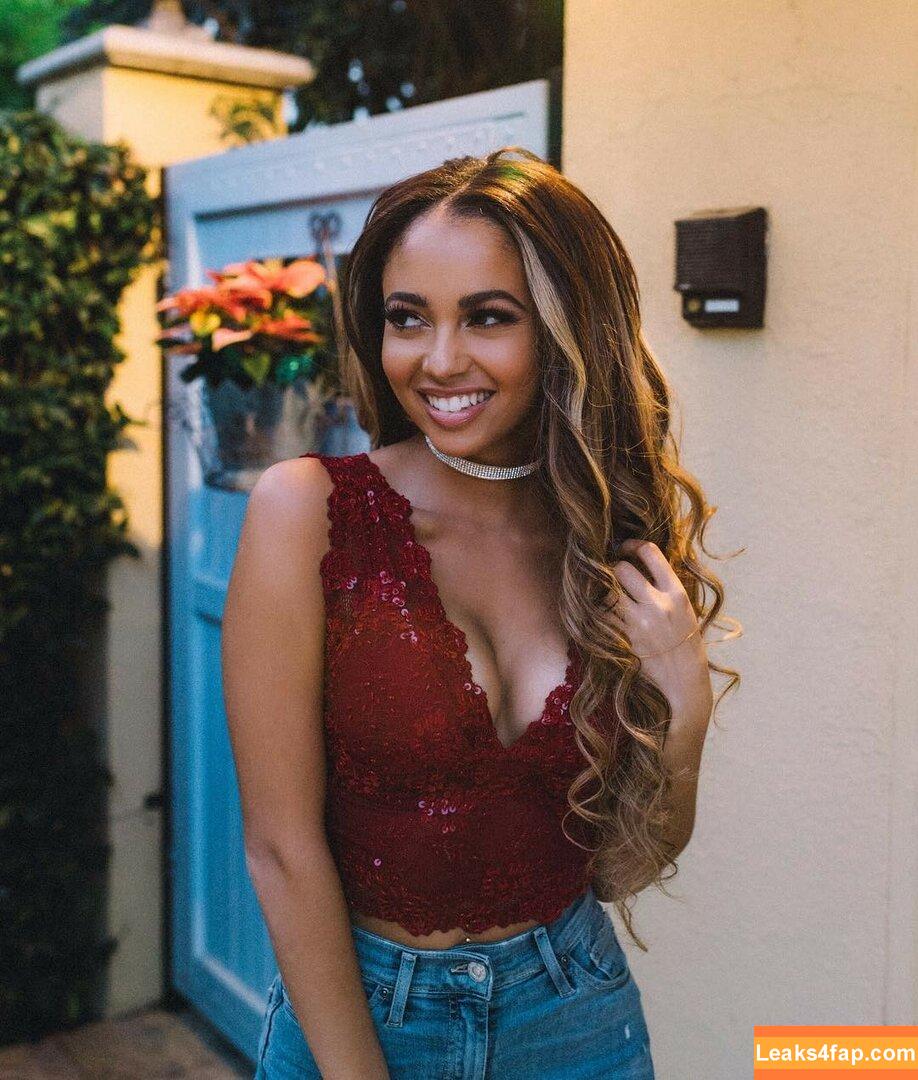 Vanessa Morgan / vanessamorgan слитое фото фото #0132