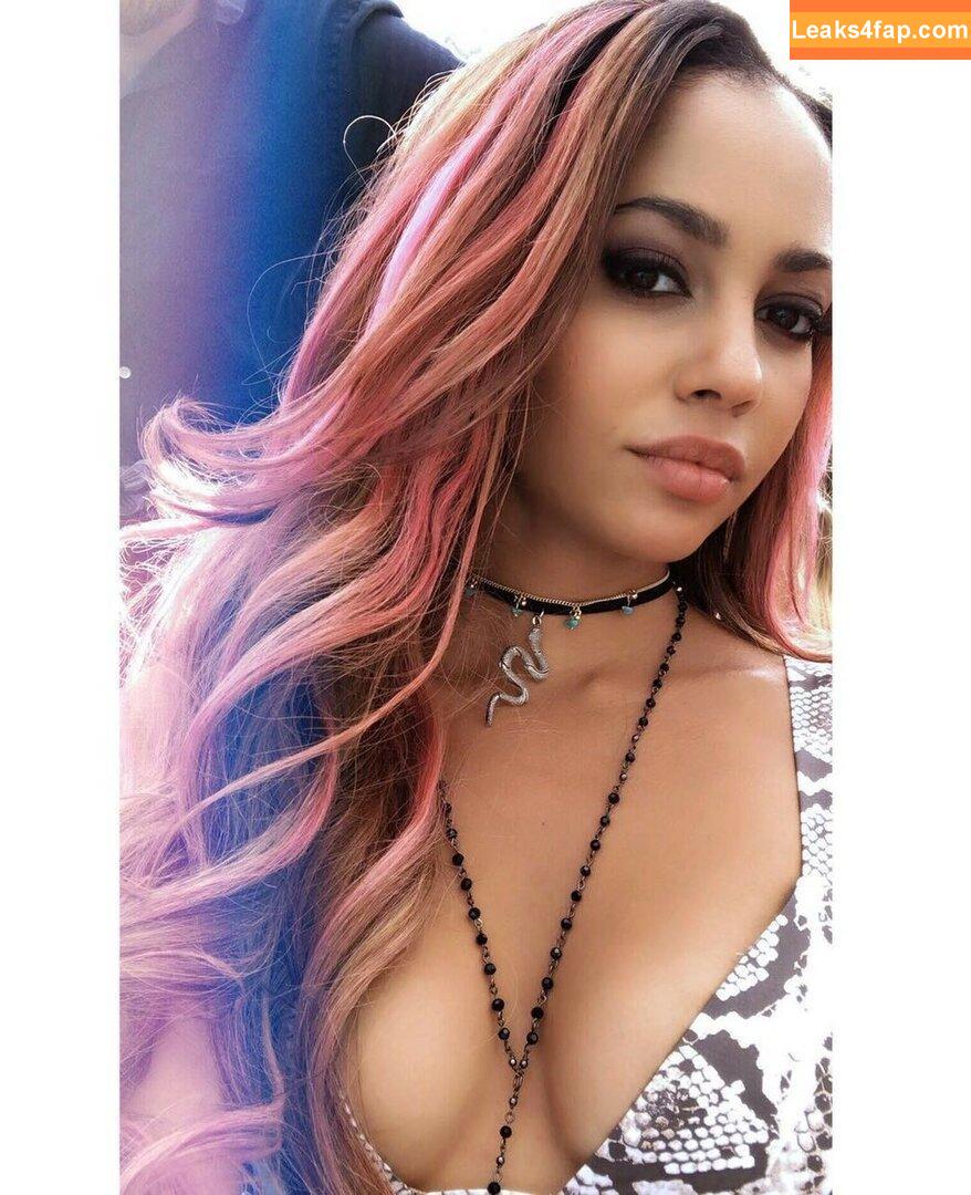 Vanessa Morgan / vanessamorgan слитое фото фото #0137