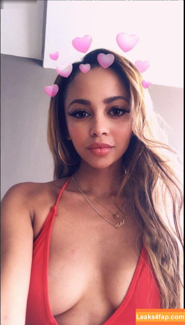 Vanessa Morgan / vanessamorgan слитое фото фото #0294