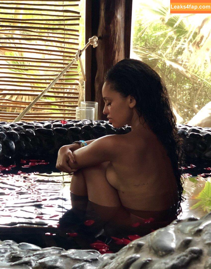 Vanessa Morgan / vanessamorgan слитое фото фото #0320