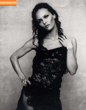 Vanessa Paradis photo #0040