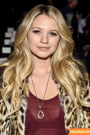 Vanessa Ray photo #0012