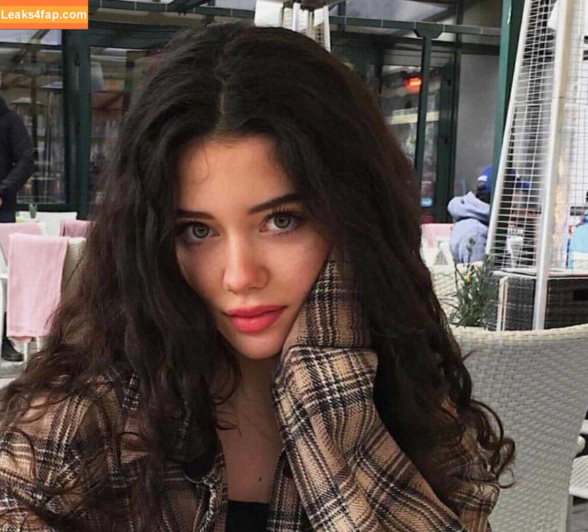 Vanessa Reinhard /  leaked photo photo #0014