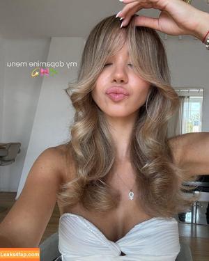 Vanessa Rojewska photo #0004