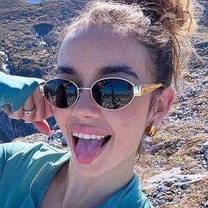 Vanessa Rojewska photo #0026