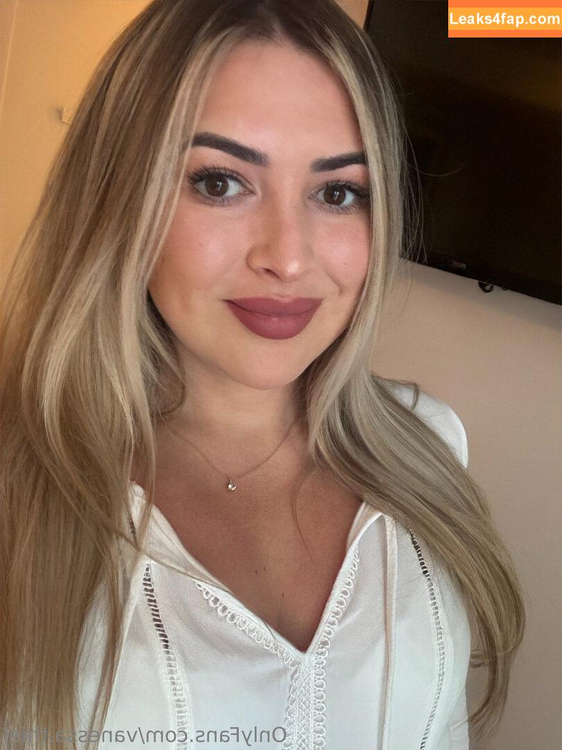 vanessa.thiel /  leaked photo photo #0005