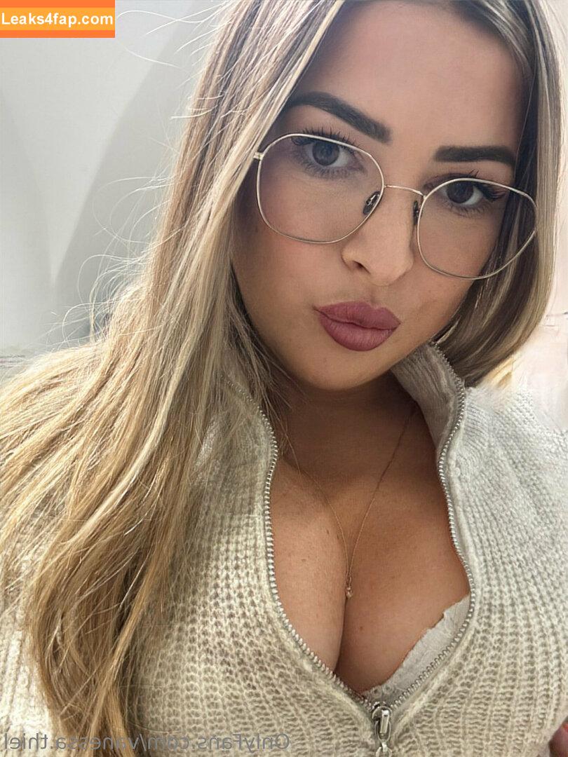 vanessa.thiel /  leaked photo photo #0018