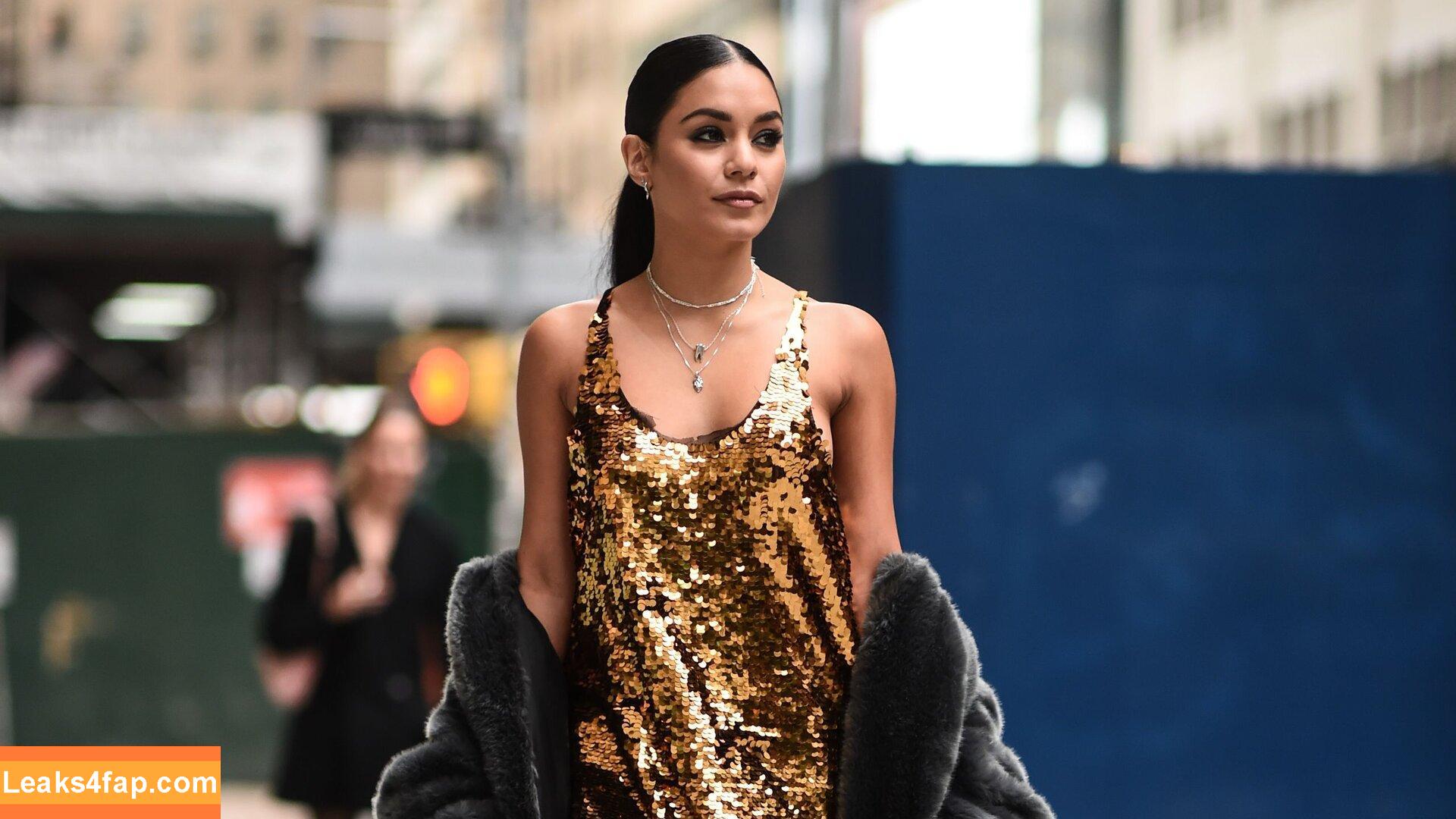 vanessahudgens /  leaked photo photo #0006
