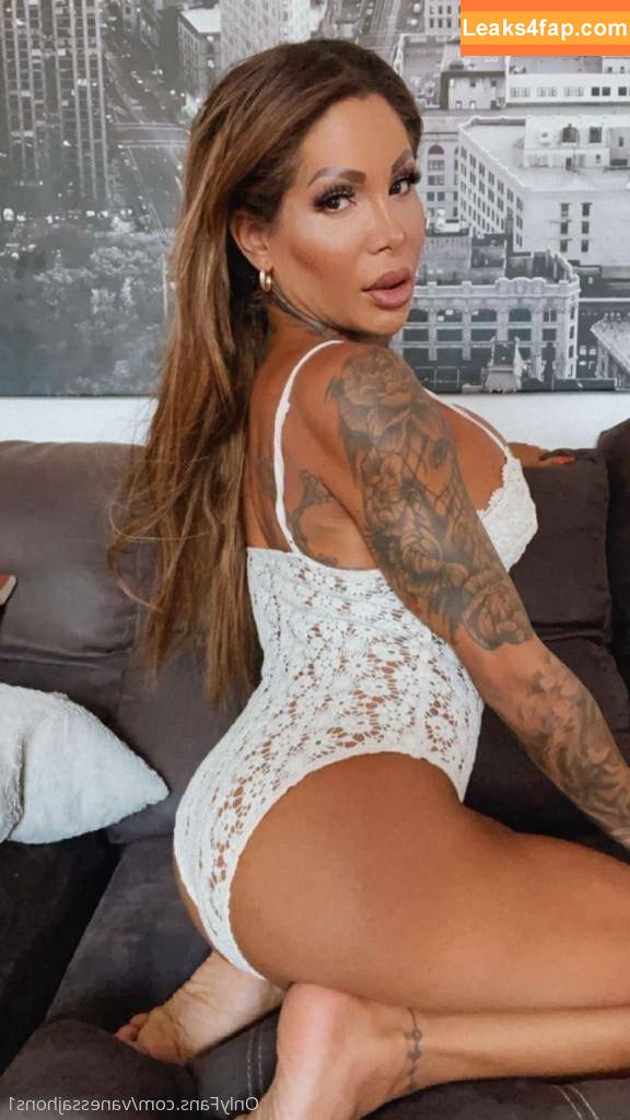 vanessajhons1 / jhons_vanessa leaked photo photo #0016