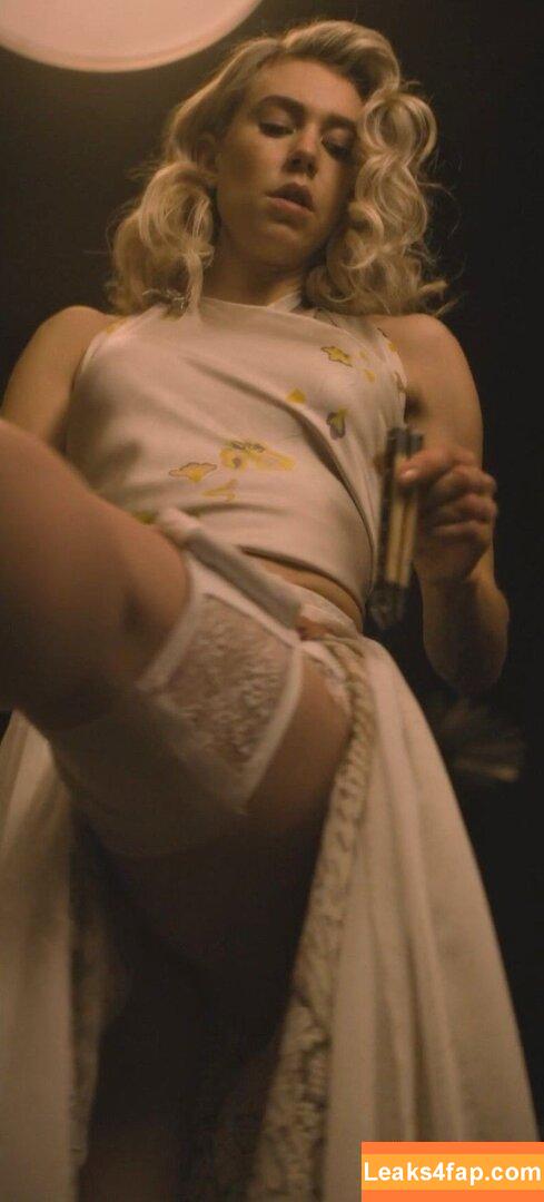 vanessakirby /  leaked photo photo #0025