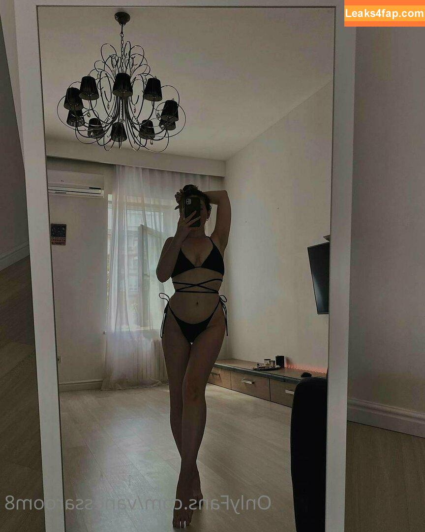 vanessaroom8 / the.gardner.girls3 leaked photo photo #0005