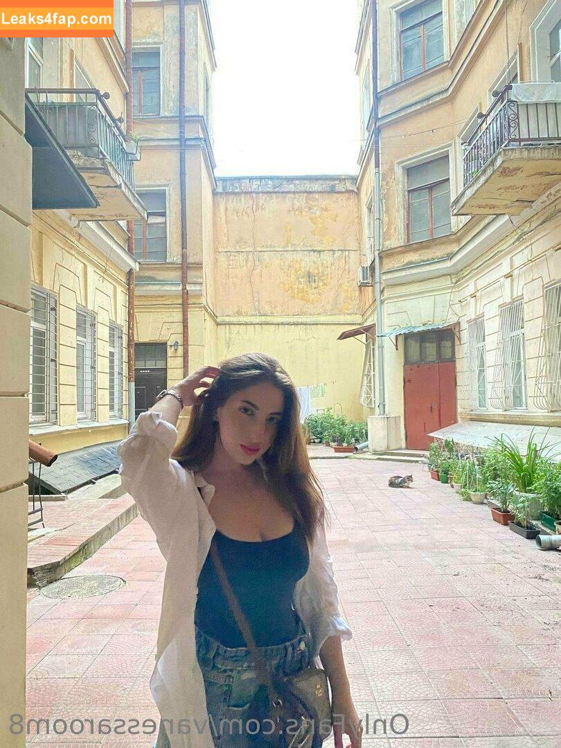 vanessaroom8 / the.gardner.girls3 leaked photo photo #0277