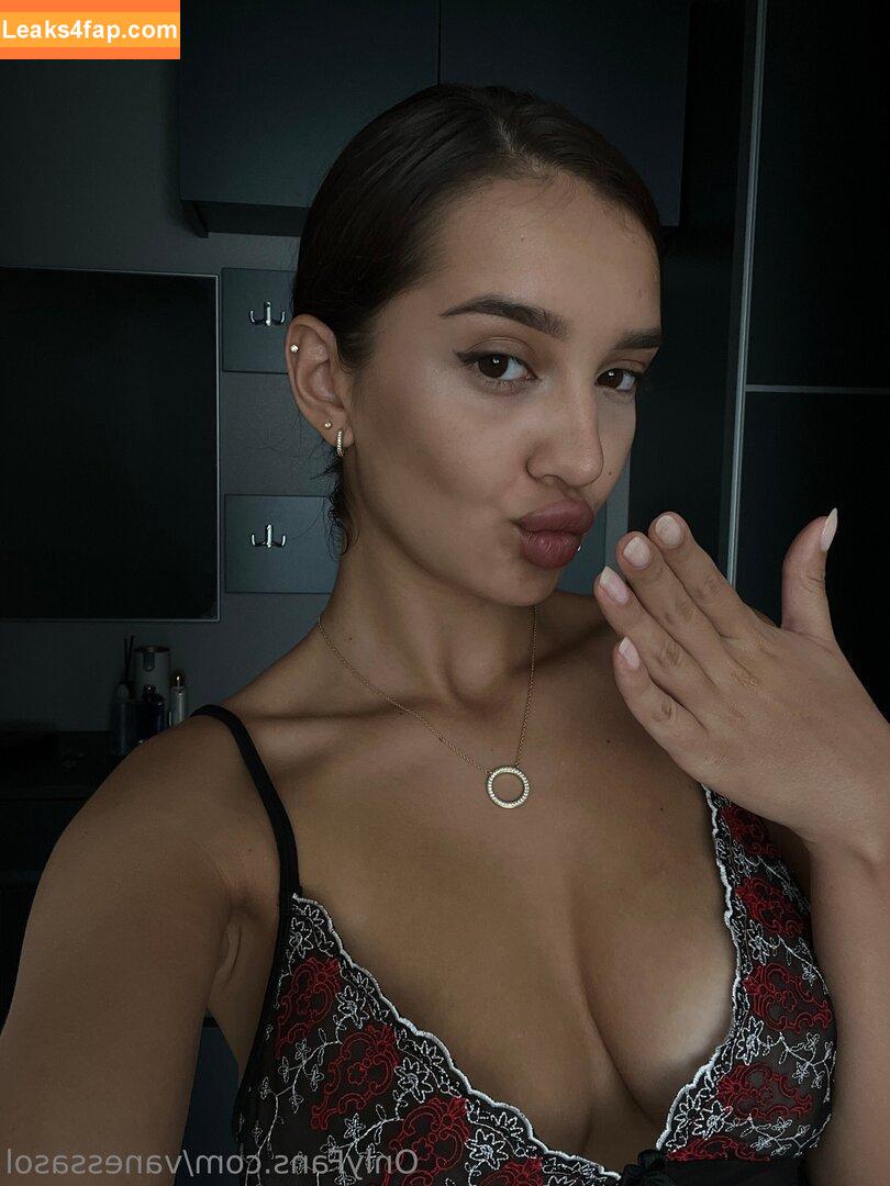 vanessasol / vanessa_b_sol leaked photo photo #0024