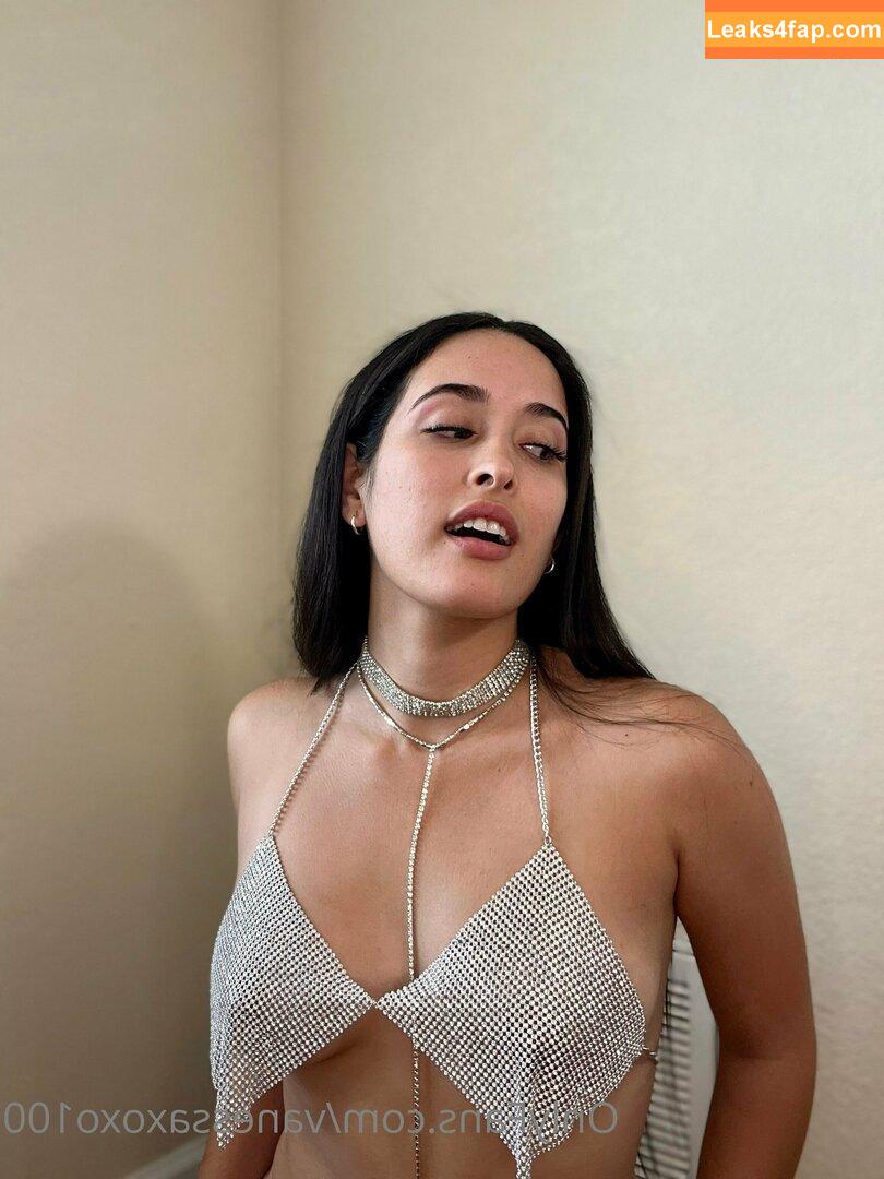 vanessaxoxo100 / vanessahxoxo leaked photo photo #0006