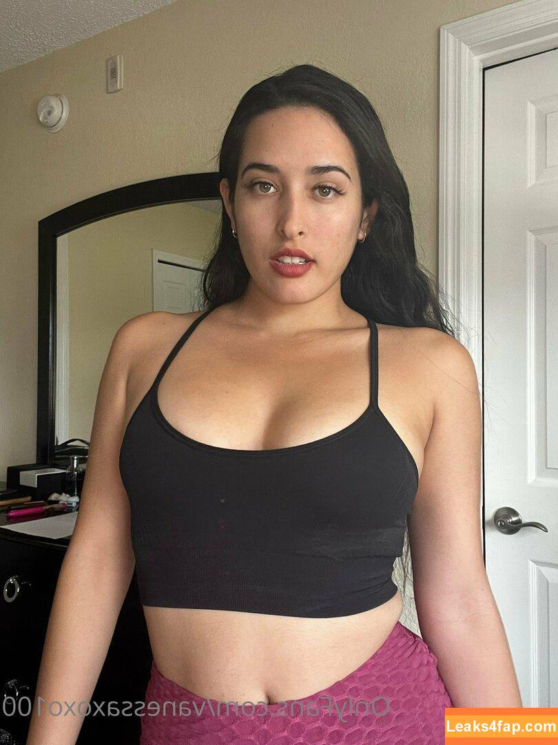 vanessaxoxo100 / vanessahxoxo leaked photo photo #0019