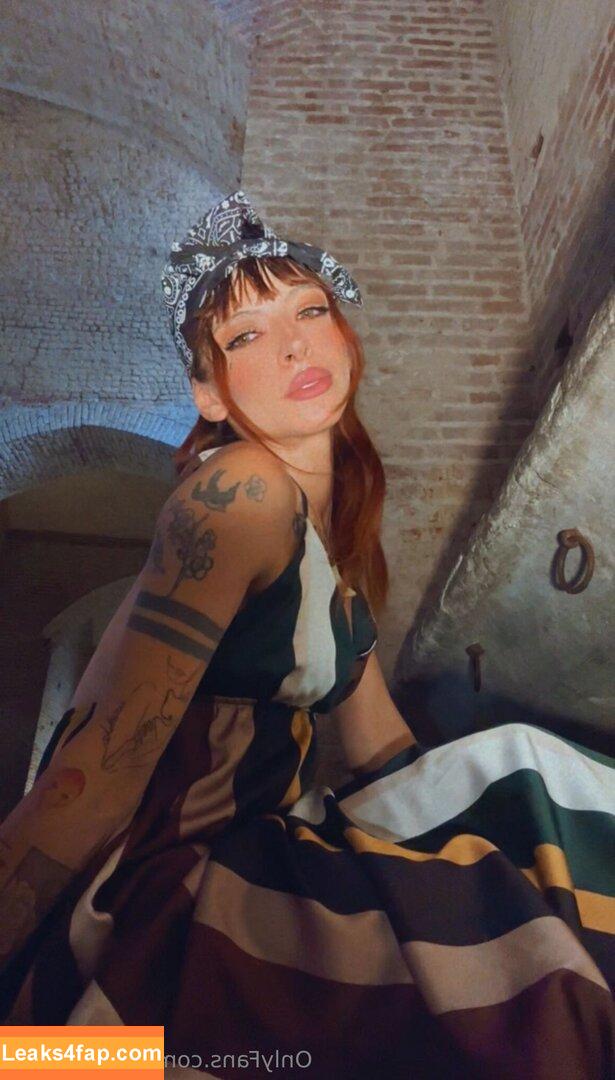 vanessina05 / mina.05 leaked photo photo #0042