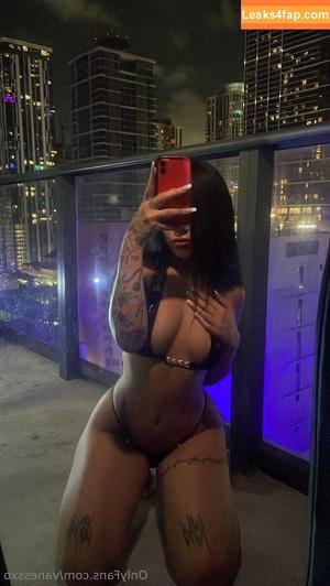 Vanessxo photo #0225