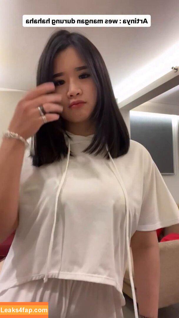 Vania Veronica /  leaked photo photo #0006