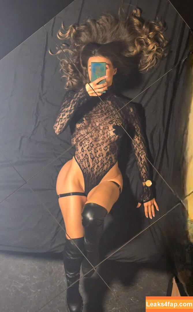 vanja.x / vanjakomatina.x leaked photo photo #0002