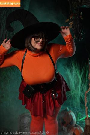 Velma & Daphne Cosplay photo #0054