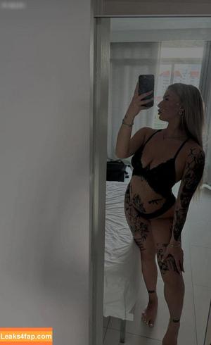 Venomous baddie photo #0012
