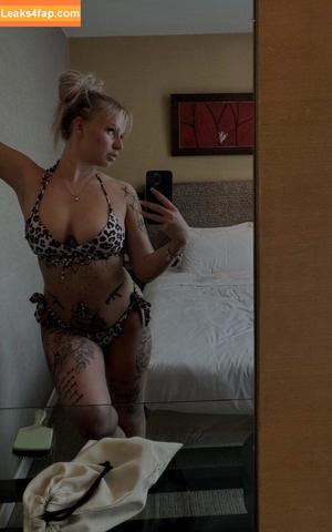 Venomous baddie photo #0019