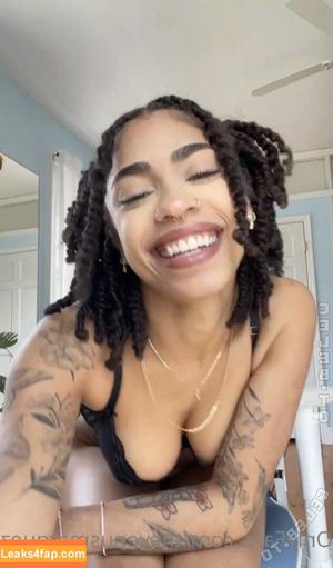 Venusmarquez photo #0390