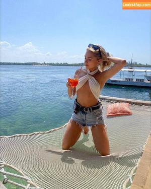 Verity Bowditch photo #0007
