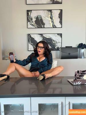 Veronica Avluv photo #0373