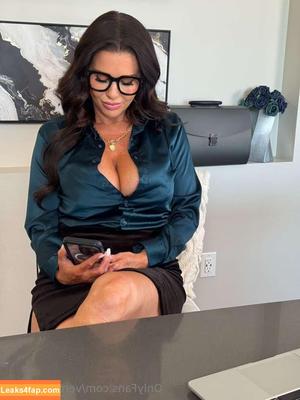 Veronica Avluv photo #0386