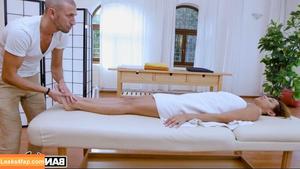 Veronica Leal photo #0401