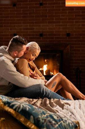 Veronica Leal photo #0738