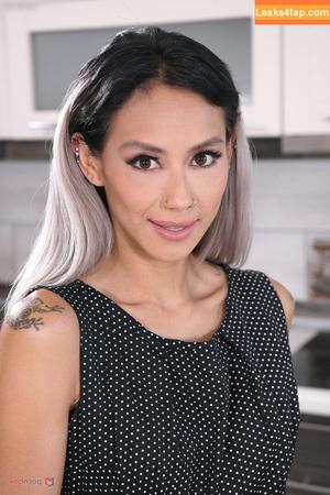 Veronica Leal photo #1094