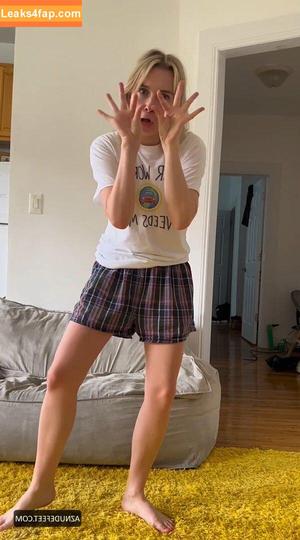 Veronika Slowikowska photo #0028