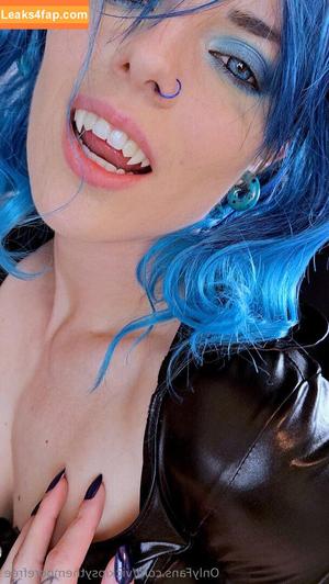 vickipsythemoorefree photo #0045