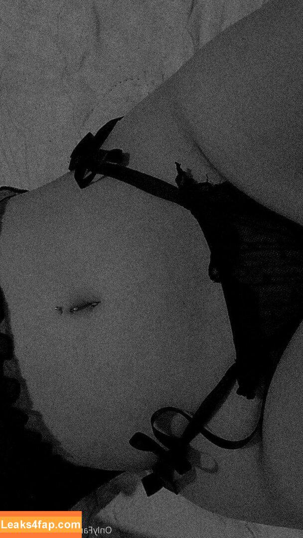 vickirivas99 / vicki99__ leaked photo photo #0005