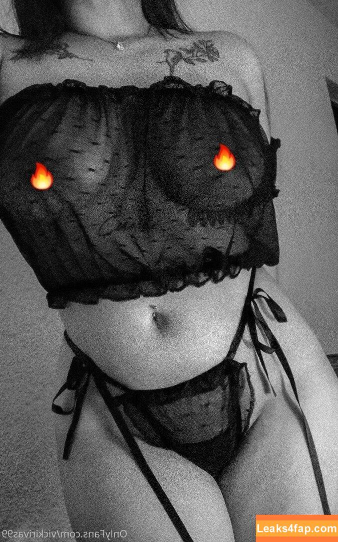 vickirivas99 / vicki99__ leaked photo photo #0012