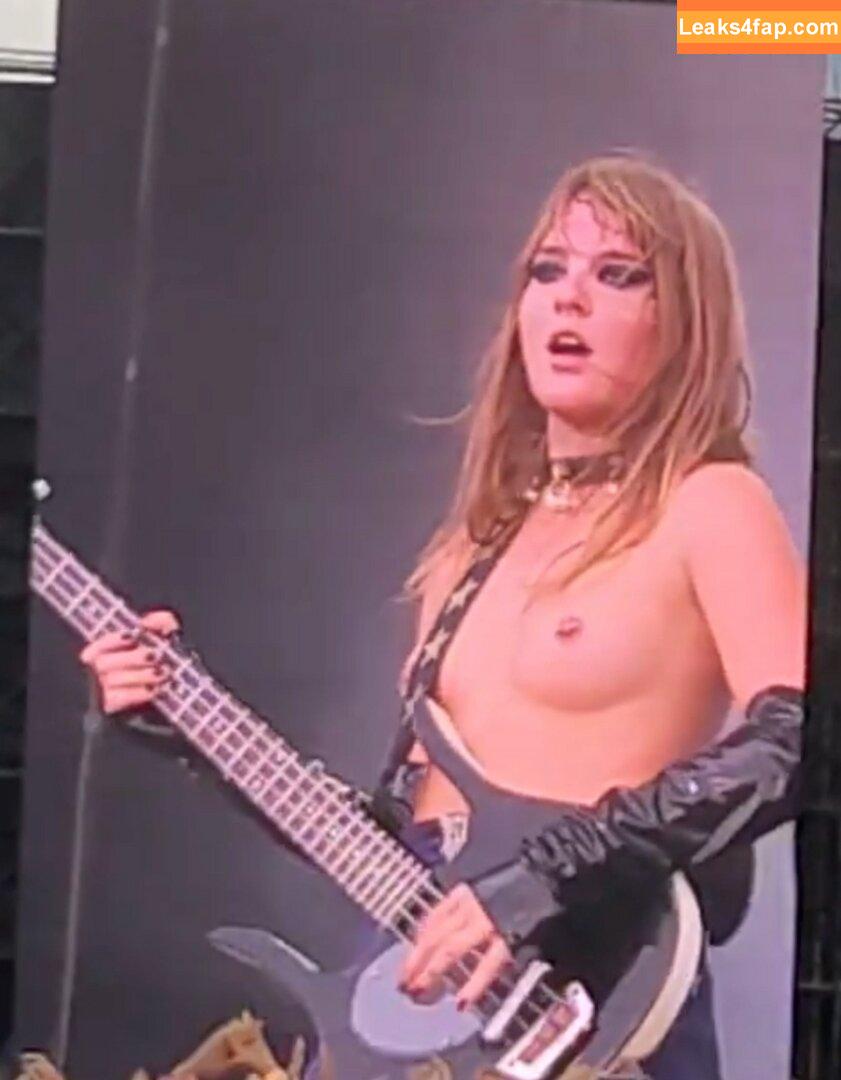 Victoria De Angelis / Maneskin bassist / Victoria leaked photo photo #0028