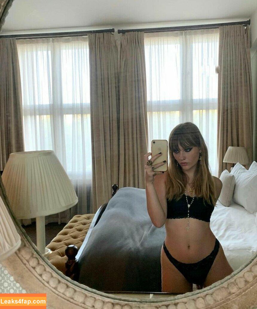 Victoria De Angelis / Maneskin bassist / vicdeangelis leaked photo photo #0112