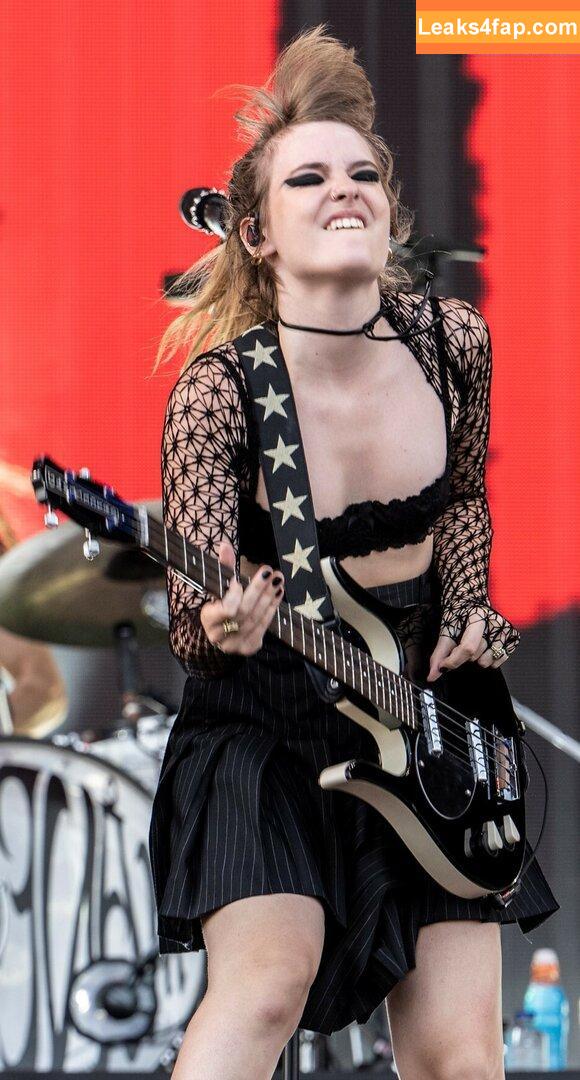 Victoria De Angelis / Maneskin bassist / vicdeangelis leaked photo photo #0132