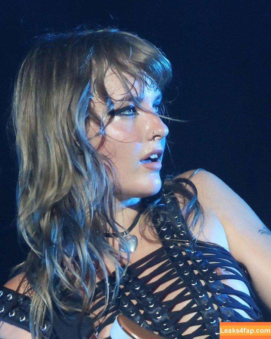 Victoria De Angelis / Maneskin bassist / vicdeangelis leaked photo photo #0448