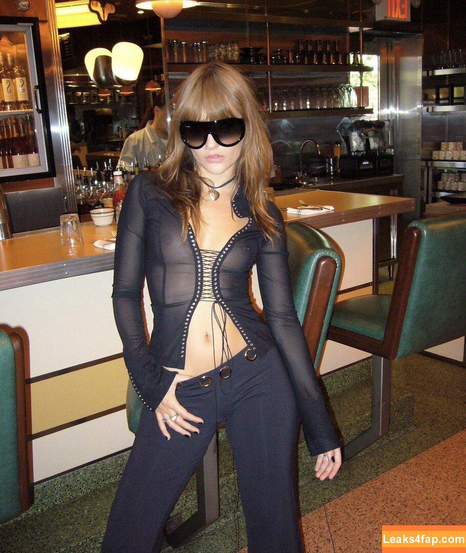 Victoria De Angelis / Maneskin bassist / vicdeangelis слитое фото фото #0498