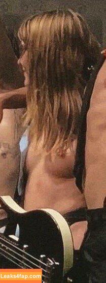 Victoria De Angelis / Maneskin bassist / vicdeangelis слитое фото фото #0571