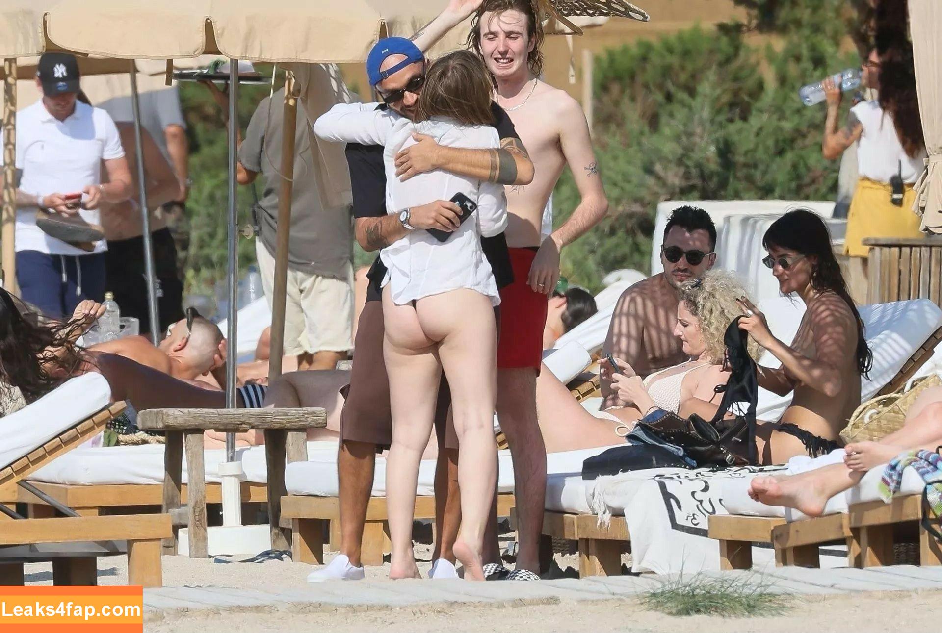 Victoria De Angelis / Maneskin bassist / vicdeangelis leaked photo photo #0973