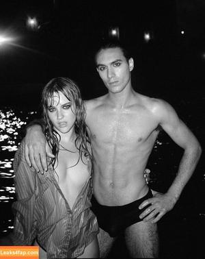 Victoria De Angelis photo #0017