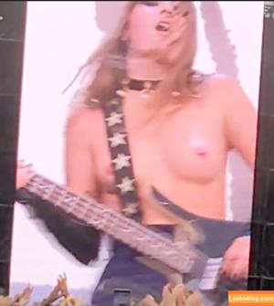 Victoria De Angelis photo #0027