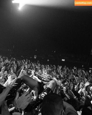 Victoria De Angelis photo #0058