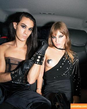 Victoria De Angelis photo #0062