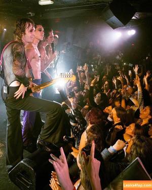 Victoria De Angelis photo #0068