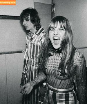 Victoria De Angelis photo #0095